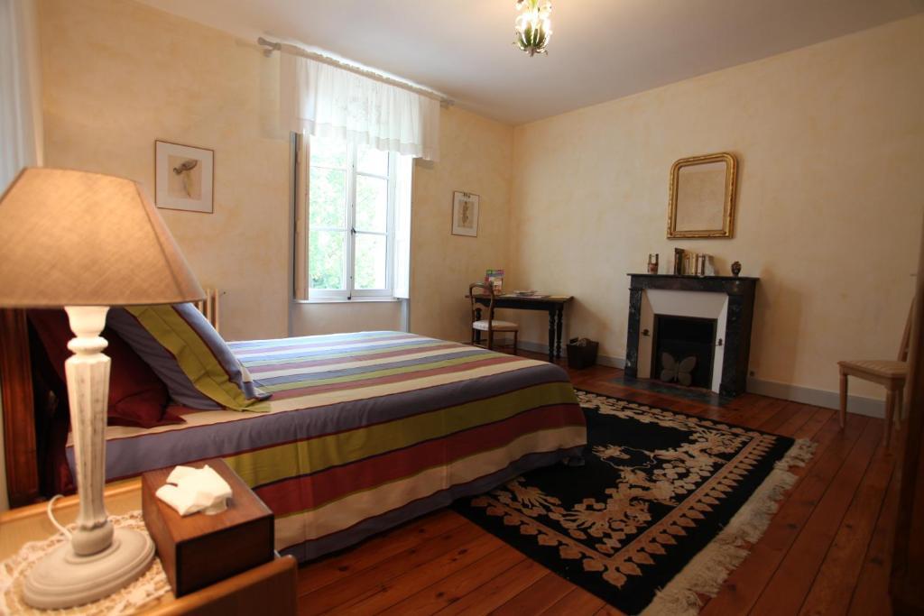 Bed and Breakfast Chateau Du Beugnon Tigné Zimmer foto